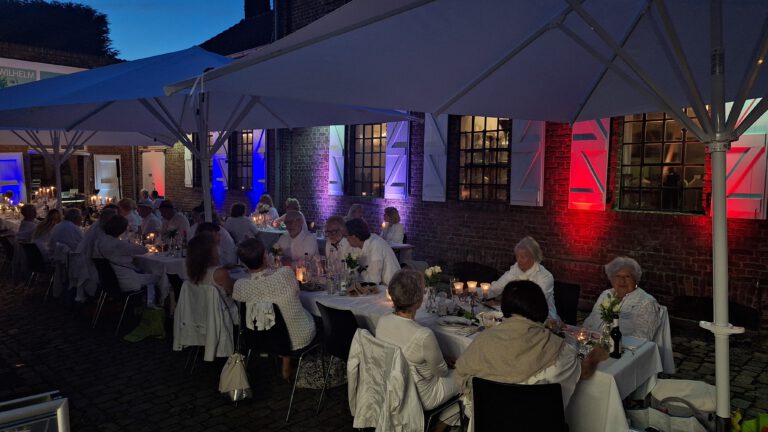 La Serata Bianca – White Dinner in Hilden